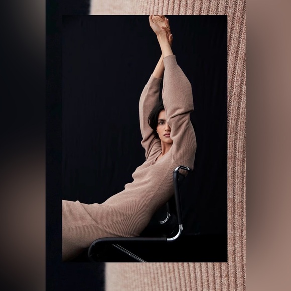 Primark Women’s Medium Camel V-Neck Knit Dress - Picture 6 of 6